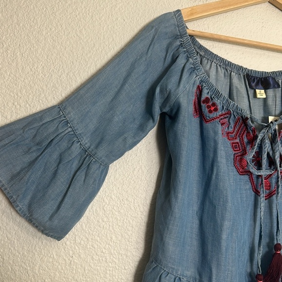 Cottagecore Boho Embroidered Denim Chambray 3/4 Bell Sleeve Top Size Small‎ NWT - Picture 4 of 9